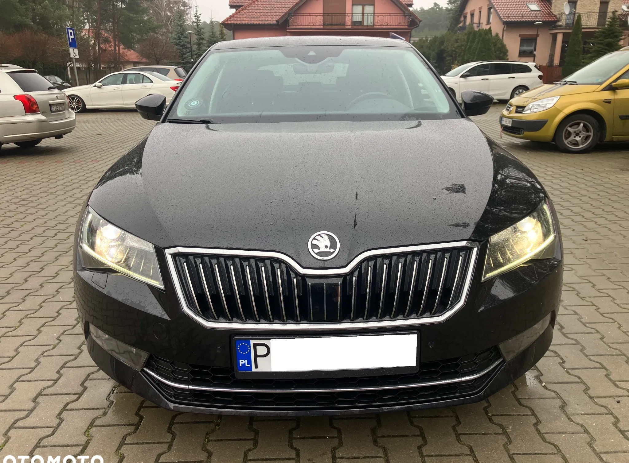 Skoda Superb cena 77800 przebieg: 189050, rok produkcji 2018 z Leszno małe 667